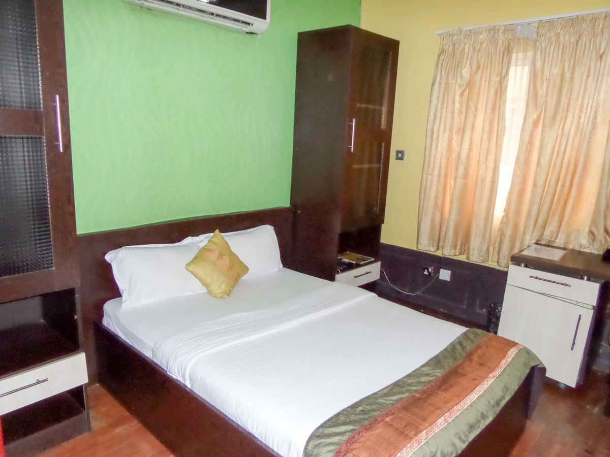Aries Suites Lagos Exteriér fotografie
