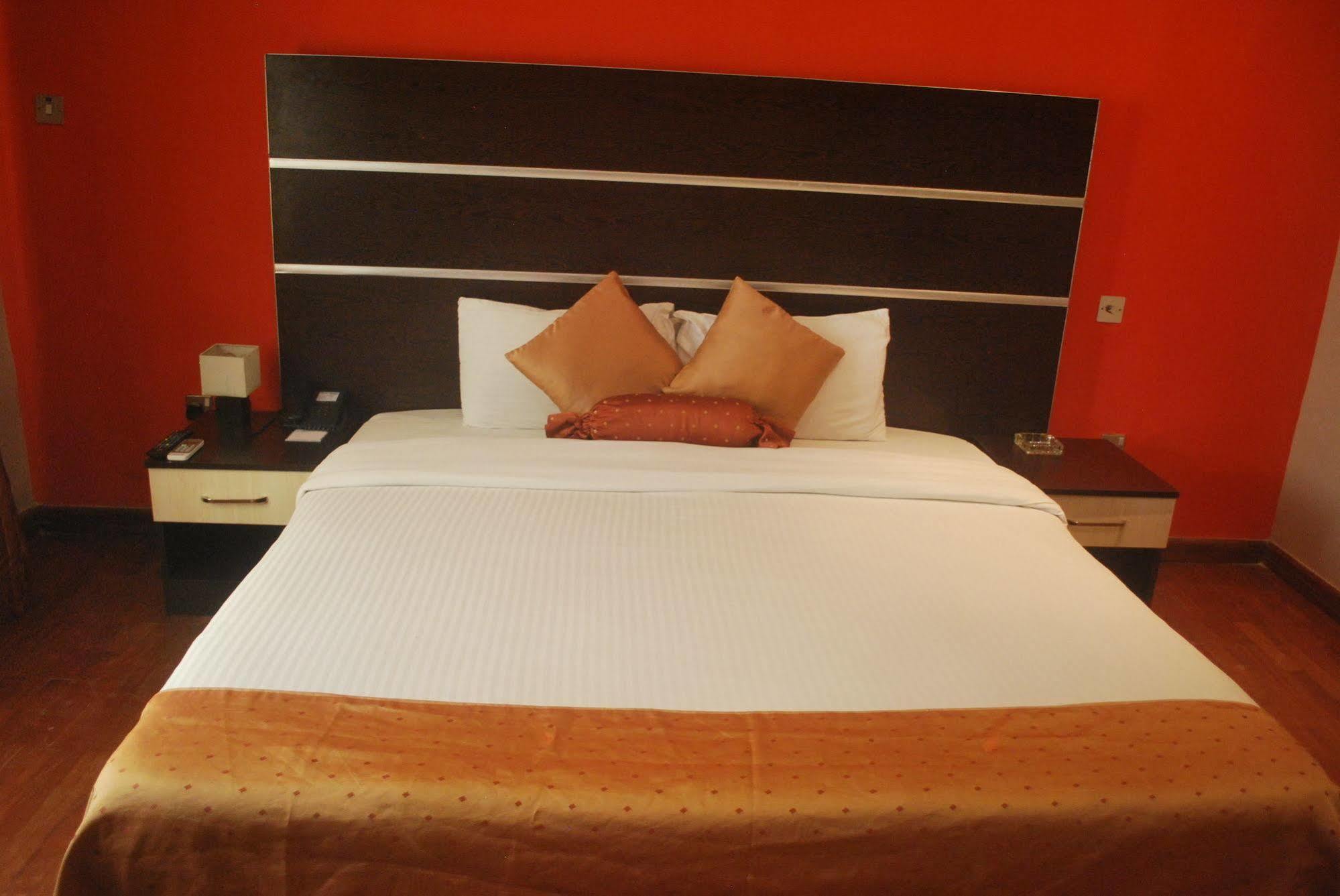 Aries Suites Lagos Exteriér fotografie